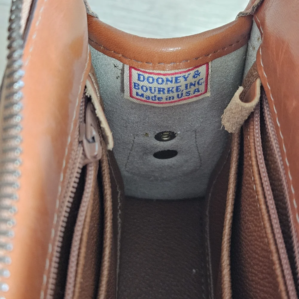 Dooney & Bourke Leather Crossbody Bag EUC - Picture 13 of 16